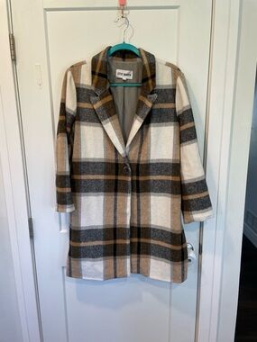 Steve Madden Camel, Gray & White Plaid Single-Button Coat